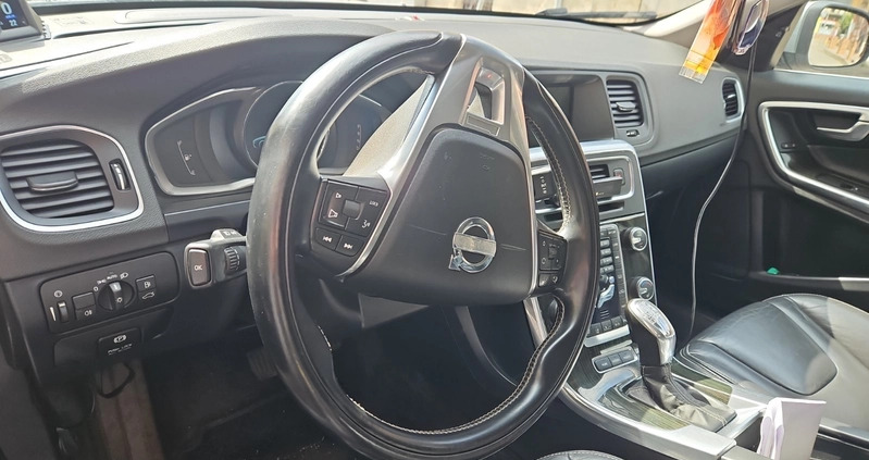 Volvo V60 cena 43500 przebieg: 280000, rok produkcji 2013 z Reszel małe 22